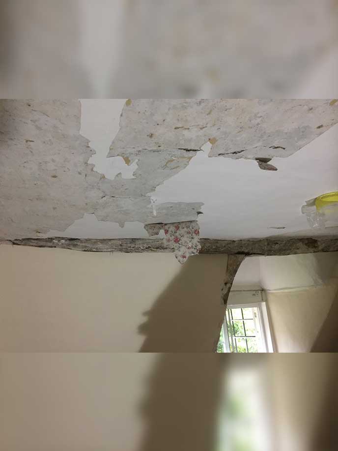 blur_bedroom_ceiling