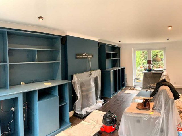 https://everettpainting.co.uk/wp-content/uploads/2020/06/livingroom_prep-640x480.jpg
